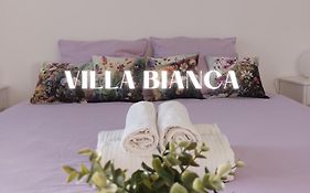 Villa Bianca - Holiday & Business